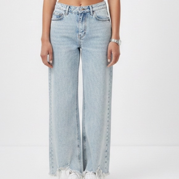 Vervet Denim - Vervet Women's Straight Distressed Hem Acid Wash Denim Jeans - Size 31